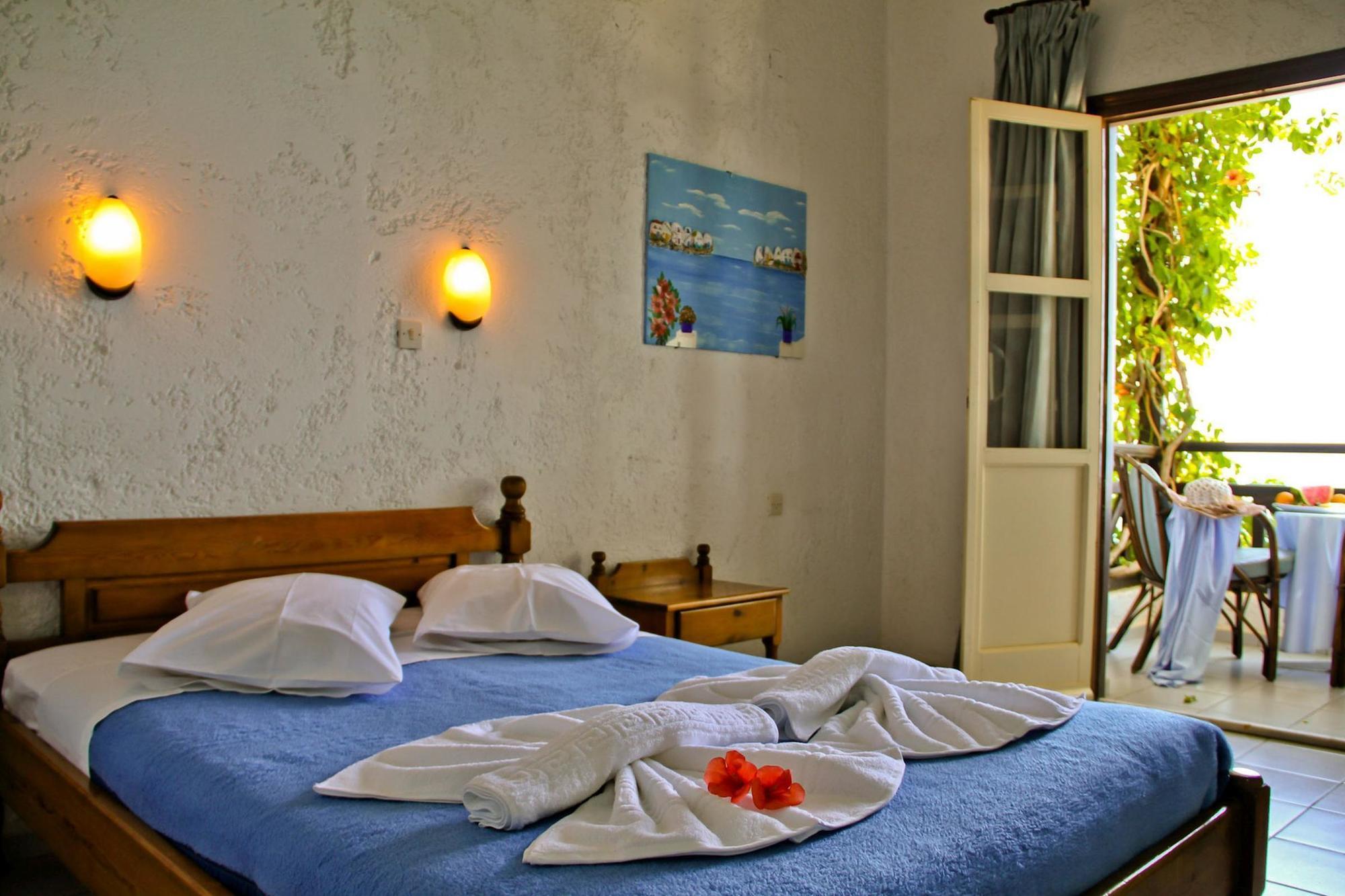 הרסוניסוס Azure Mare Hotel מראה חיצוני תמונה